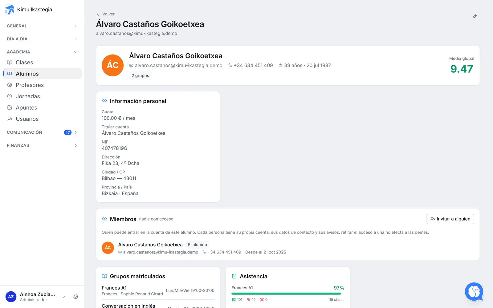 Expediente de estudiante con sus datos, sus grupos, su asistencia y sus recibos.